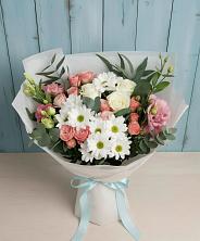 Букет цветов из:  Розы, Лизиантусы и Хризантемы в Заринск