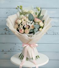 Букет цветов из:  Розы и Лизиантусы #REPLACE_PRED# Заринск