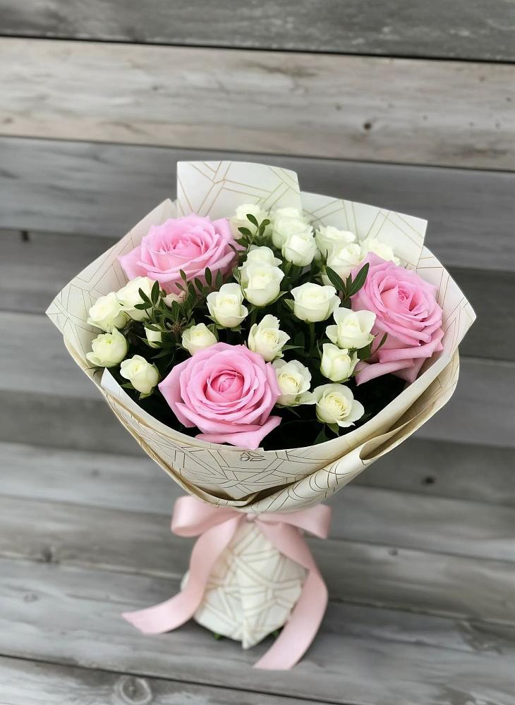 Букет цветов из: Розы в Заринск