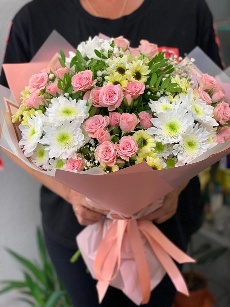 Букет цветов из: Розы и Хризантемы в Заринск