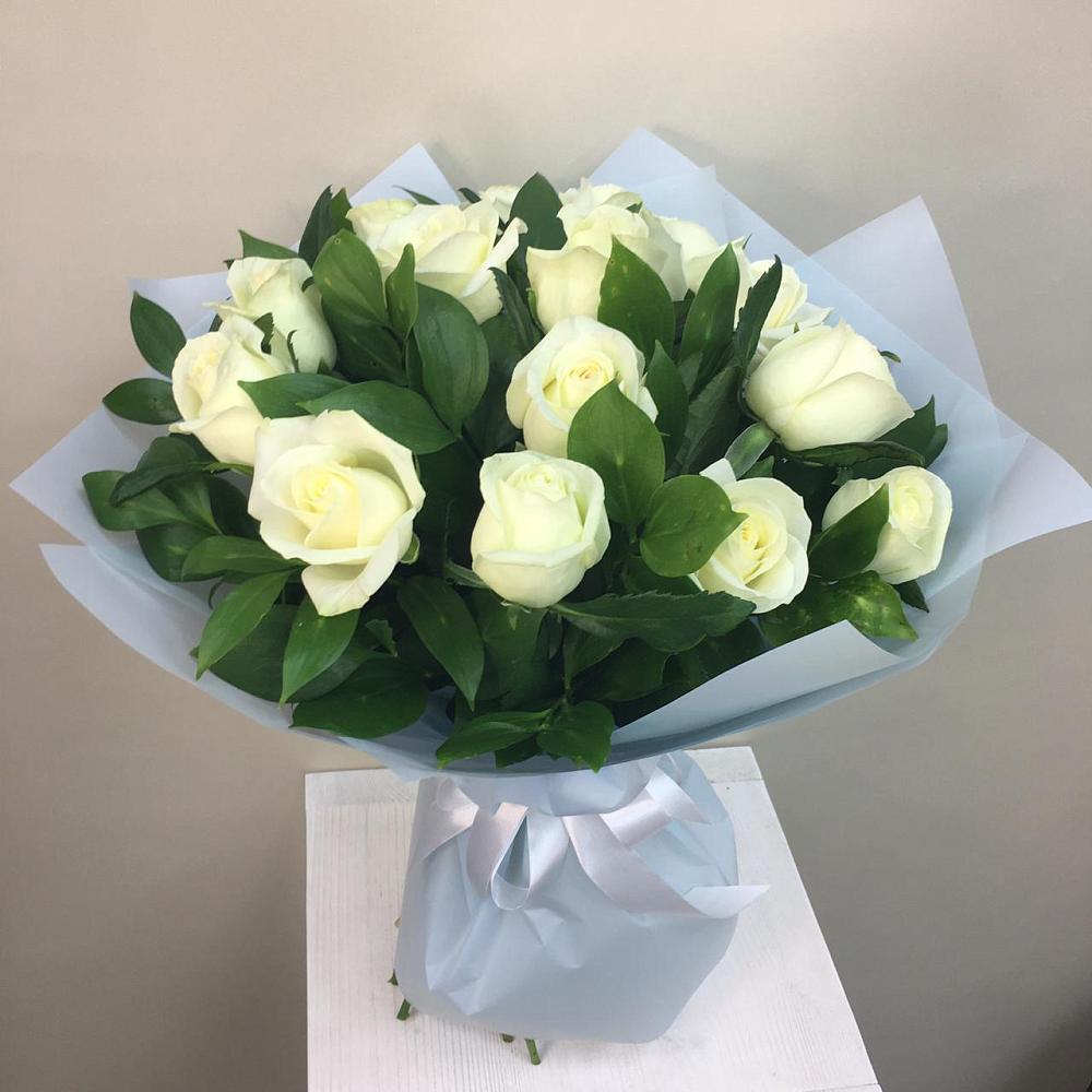 Букет 15 Белых роз Проуд в Заринск