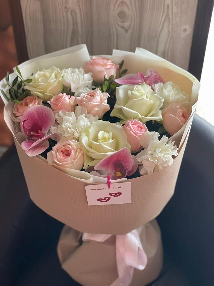 Букет цветов из: Орхидеи, Розы и Гвоздики в Заринск