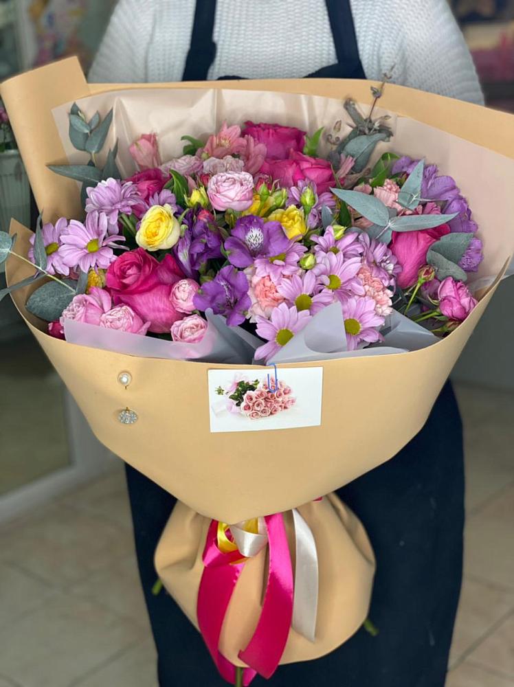 Букет цветов из: Хризантемы, Гвоздики и Альстромерии в Заринск