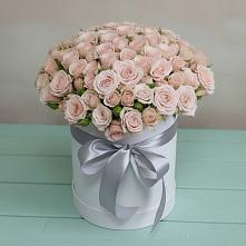 Цветочная композиция из Розы в шляпной коробке в Заринск