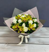 Букет цветов из:  Орхидеи и Розы в Заринск