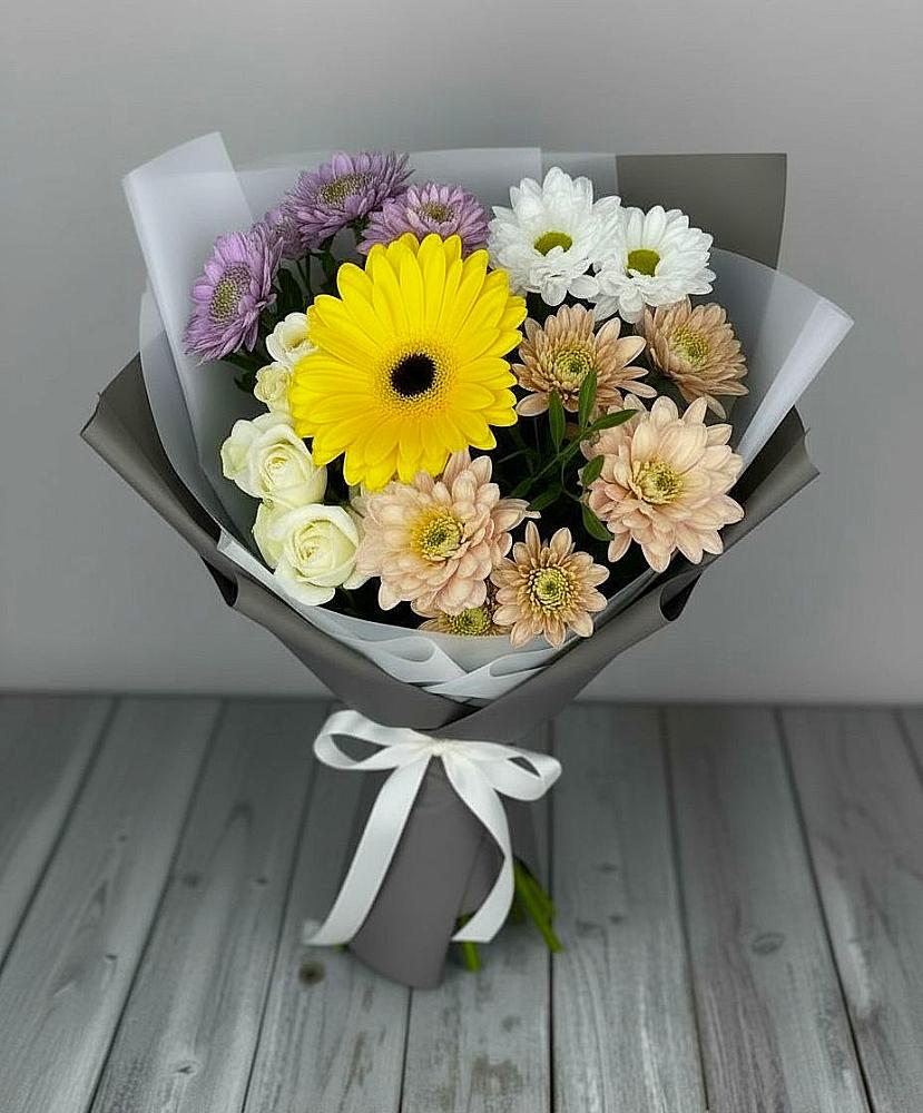Букет цветов из: Розы, Герберы и Хризантемы в Заринск