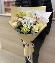 Букет цветов из:  Альстромерии, Розы и Хризантемы в Заринск