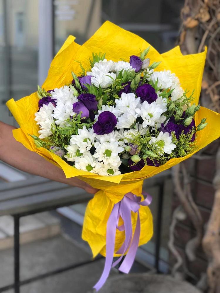 Букет цветов из: Ирисы, Хризантемы и Ромашки в Заринск
