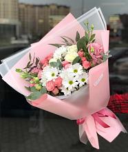 Букет цветов из:  Розы, Лизиантусы и Хризантемы в Заринск