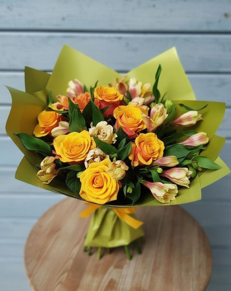 Букет цветов из: Альстромерии и Розы в Заринск