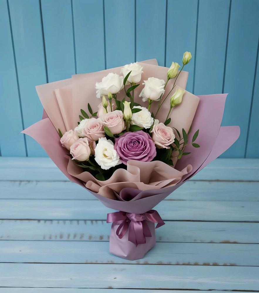 Букет цветов из: Розы и Лизиантусы в Заринск